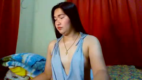 HI IM PAULINE online show from February 8, 1:32 am