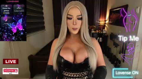 K E L L Y online show from February 5, 11:43 pm