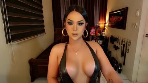 K E L L Y online show from February 24, 10:14 pm