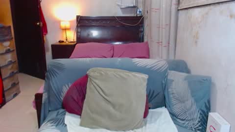 sexyyanna4u online show from December 19, 1:33 am