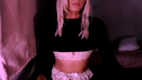 Chiara online show from June 17, 4:57 am