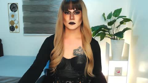 QueenMarina online show from June 18, 4:33 pm