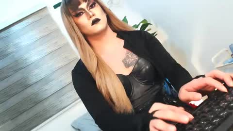 QueenMarina online show from July 23, 2:20 am