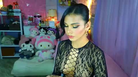 YANG AUDREY LONE online show from April 18, 2:02 am