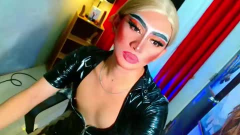 miss yasii online show from December 22, 1:05 pm