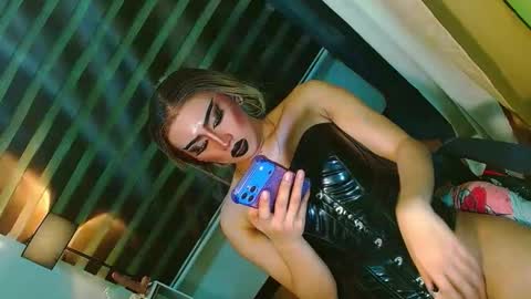 miss yasii online show from June 6, 4:14 pm