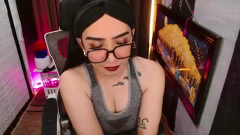 yassiered online show from July 25, 8:23 am