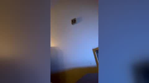 Ella Ts online show from February 9, 1:45 am