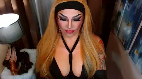 QUEEN MADISON  online show from February 4, 4:50 am