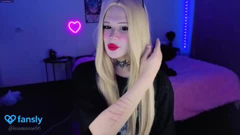 Snapshot of your_little_eva chatting on October 2, 7:02 pm Eva online show from October 2, 7:02 pm