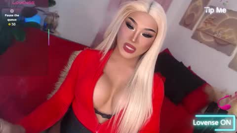 TRICXIEBELLE online show from February 23, 9:23 am