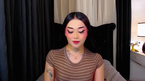 kim online show from December 18, 7:58 am