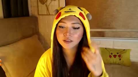 JEN  online show from February 12, 2:56 pm