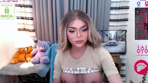 CHARLOTTE online show from December 13, 10:27 pm