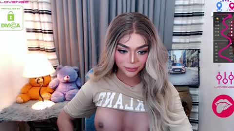 CHARLOTTE online show from December 14, 11:00 pm