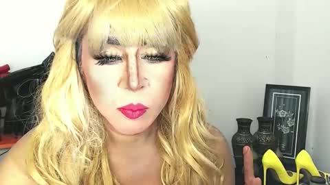 yoursignificantothersxx online show from May 26, 5:59 am