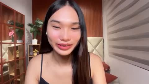 yoursluttyashxx online show from June 12, 5:01 pm
