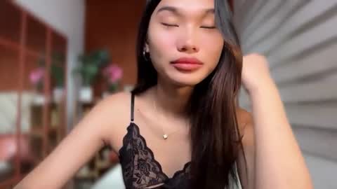 yoursluttyashxx online show from June 23, 6:16 pm