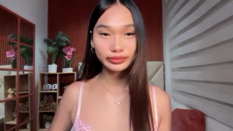 yoursluttyashxx online show from July 13, 10:44 pm