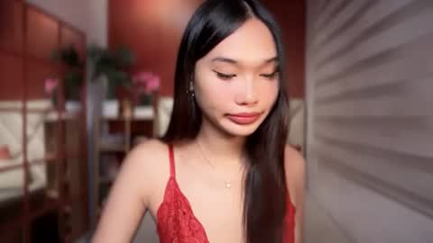 yoursluttyashxx online show from August 3, 11:00 pm