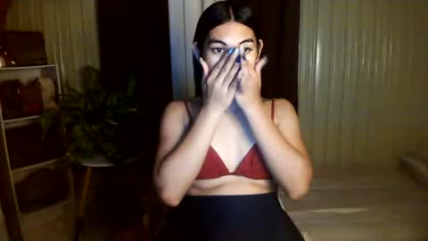 yoursubmissive_larah online show from June 15, 2:19 pm
