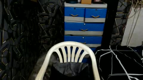 yumi online show from April 13, 1:48 pm