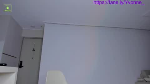 yvonne_miss online show from November 18, 10:59 am