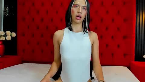 Zoe Rei online show from June 10, 1:54 pm