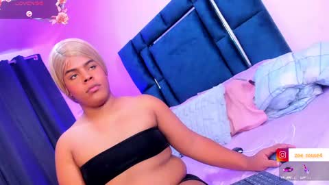 zoe_rosee4 online show from June 12, 11:09 am