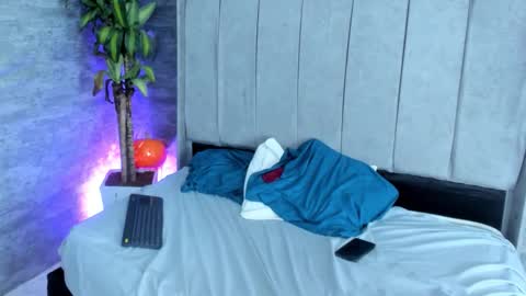 Zoe And Frienda online show from November 6, 12:27 pm