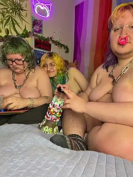 ivolustful online show from June 14, 5:19 am