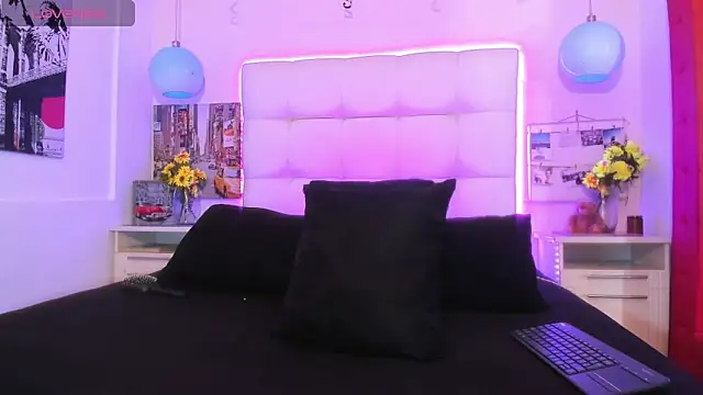 cinthya walker1 online show from June 7, 2:58 pm