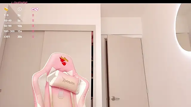 mia yourmommy online show from December 18, 12:51 pm