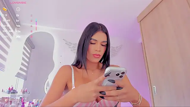 mia yourmommy online show from July 24, 7:33 pm