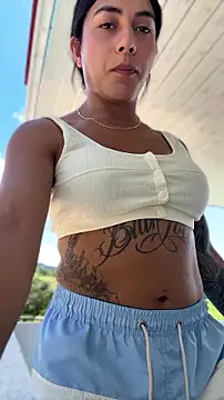 jesica  simpson online show from August 2, 4:06 pm