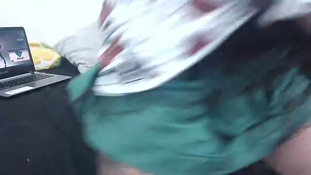 queenofwetqueens online show from November 30, 6:05 am