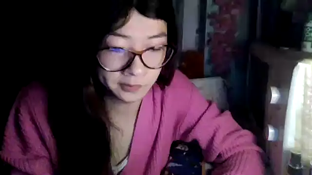 CarlyJoy online show from March 11, 2:43 pm