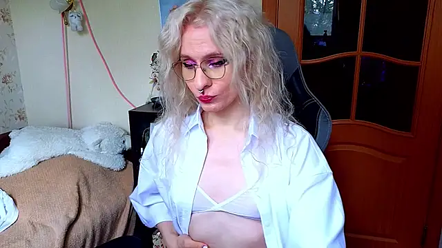 Lori Myaf online show from July 22, 1:26 pm