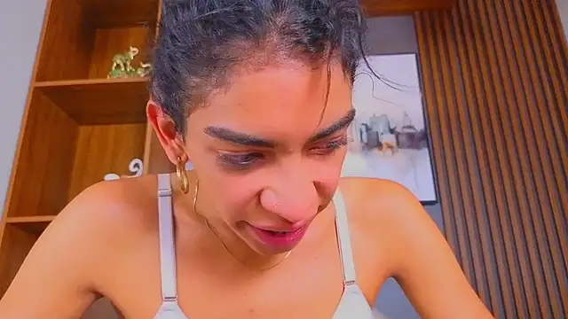 Alahia Rodriguez online show from July 1, 8:09 pm