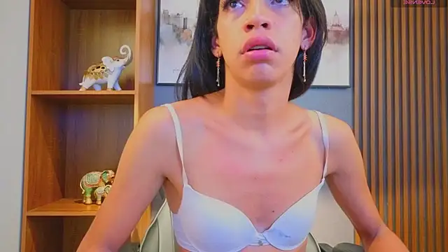 Alahia Rodriguez online show from July 10, 10:52 am