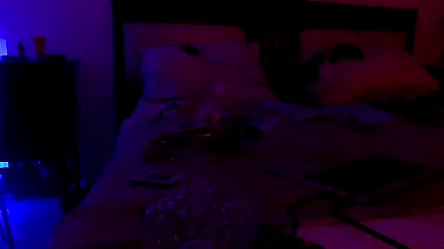 CharlotteVixxens online show from July 10, 11:20 pm