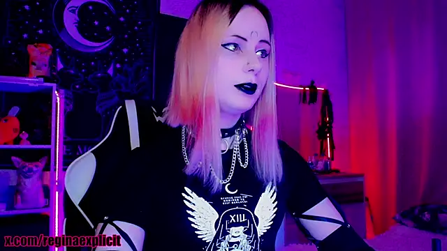 Snapshot of snake__bites chatting on February 3, 10:11 pm snake  bites online show from February 3, 10:11 pm