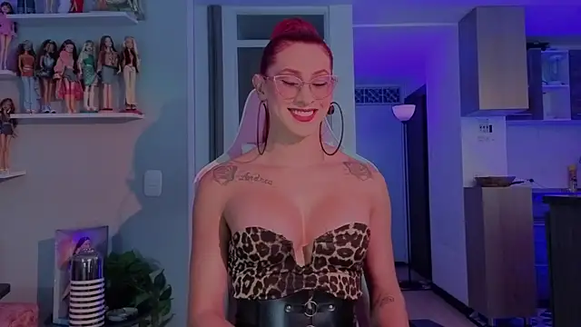 Juliana Saenzz online show from July 26, 9:44 pm