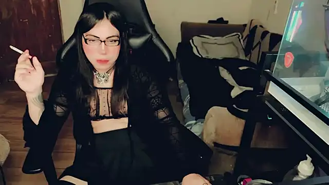 evelyntvsexy online show from July 31, 6:30 pm