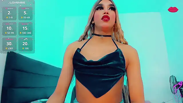 Amanda Cax online show from July 6, 7:27 pm