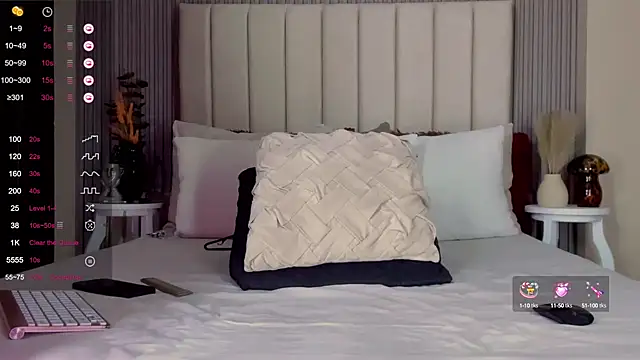 romina-brunette online show from March 6, 11:32 am