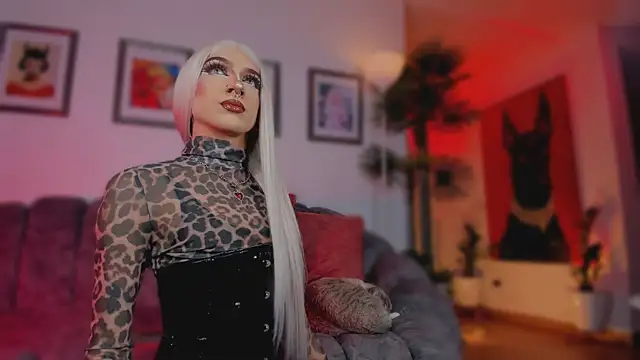 Taylor  foxxx online show from July 4, 6:08 am