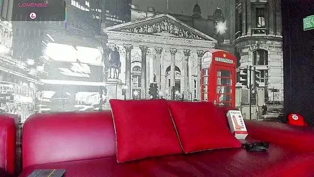 CloeRodriguez online show from January 17, 9:00 pm