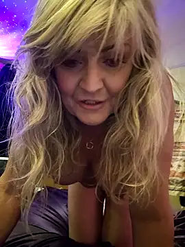 annika lately online show from February 25, 3:33 am