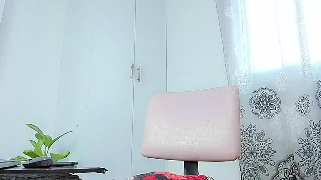 sexynicolqueen online show from March 22, 9:30 pm